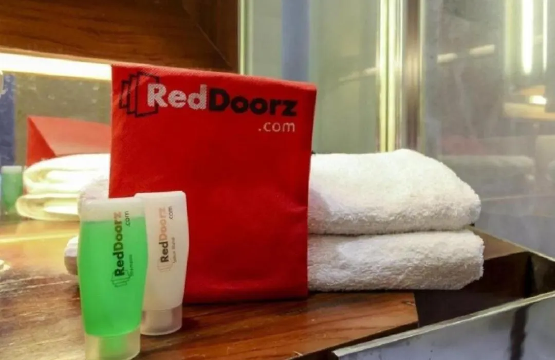 Reddoorz Premium Near Ragunan Zoo 2-1